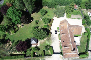 Renovated Solognote farmhouse, 8 rooms, 14 peoples, jacuzzi, sport room, pétanque, wood-fired sauna